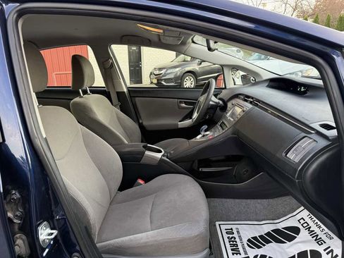 Used 2015 Toyota Prius Two image 10