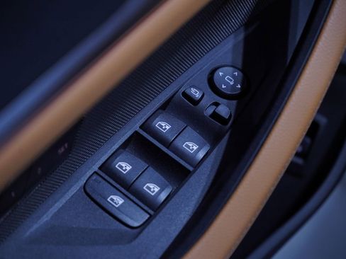 Used 2024 BMW i4 eDrive40 w/ M Sport Package image 17