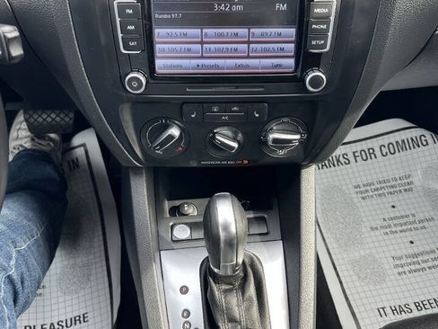 Used 2014 Volkswagen Jetta SE FWD image 31