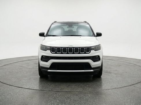 Used 2025 Jeep Compass Limited AWD/4WD image 2