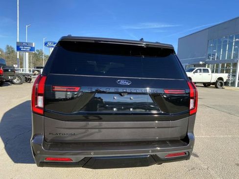 Used 2025 Ford Expedition Platinum w/ Stealth Appearance Package image 4