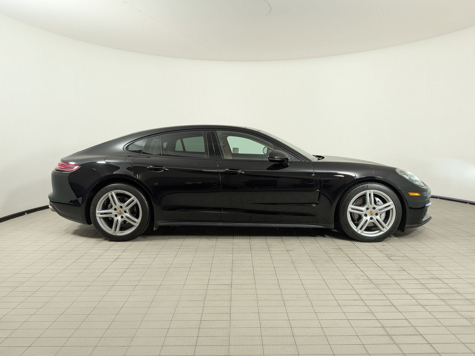 Used 2019 Porsche Panamera 4 AWD/4WD image 8