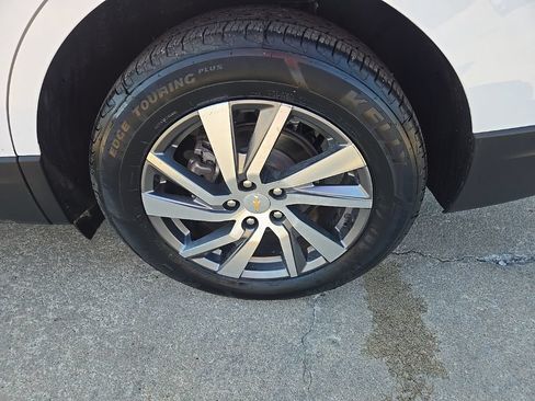 Used 2023 Chevrolet Equinox Premier AWD/4WD image 22