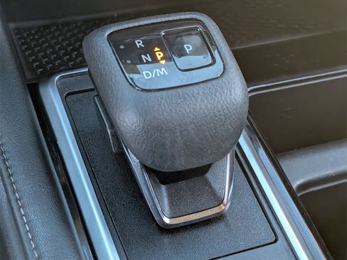 Certified 2022 Nissan Pathfinder SV image 20