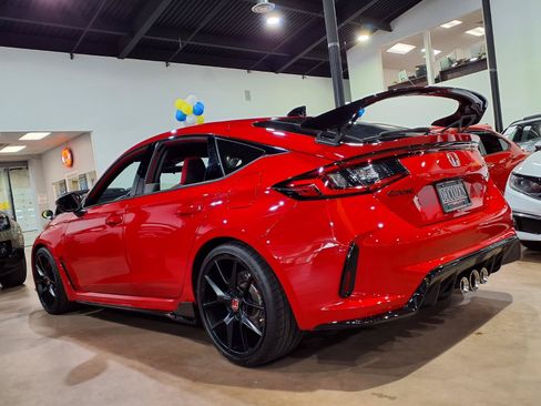 Used 2024 Honda Civic Type R image 4