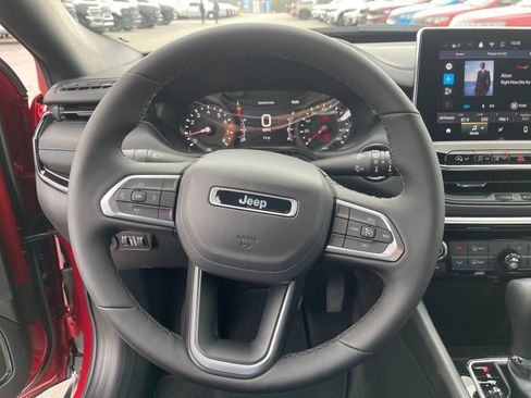 New 2026 Jeep Compass Latitude image 25