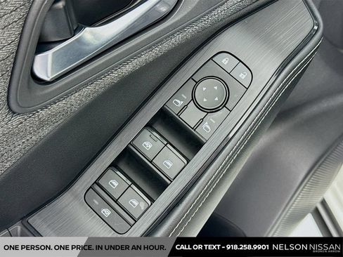 Used 2021 Nissan Rogue SV AWD/4WD image 17