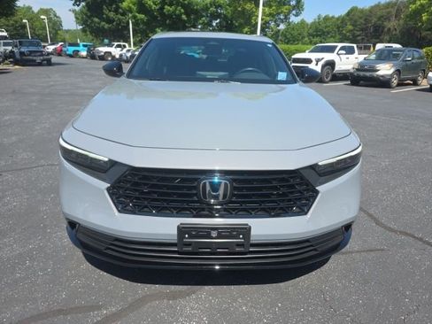Used 2025 Honda Accord Sport image 2