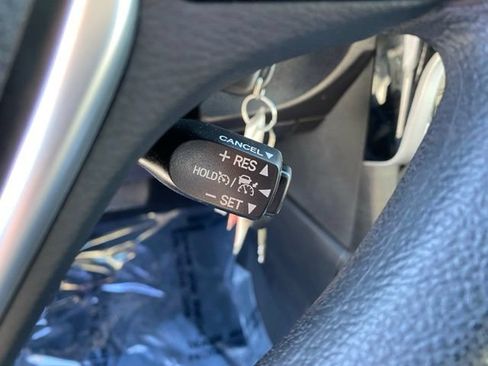 Used 2017 Toyota Corolla LE w/ Carpet Mat Package (TMS) FWD image 16