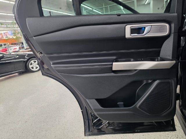 Used 2021 Ford Explorer Limited w/ Hybrid Equipment Group 310A AWD/4WD image 37