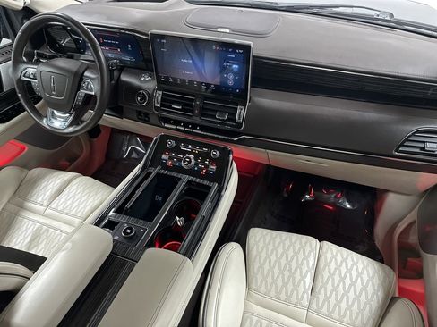 Used 2023 Lincoln Navigator Black Label image 11