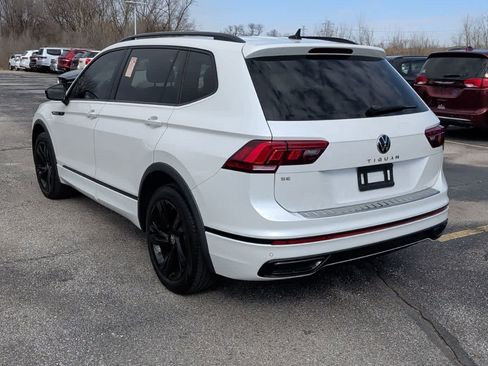 Used 2023 Volkswagen Tiguan SE R-Line image 3