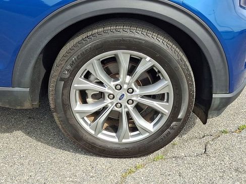 Used 2023 Ford Explorer Limited AWD/4WD image 8