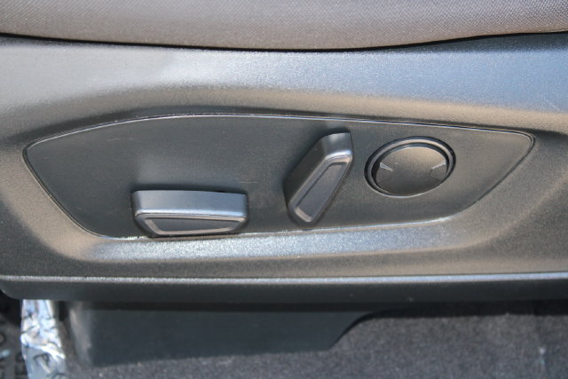 Used 2023 Ford Explorer XLT RWD image 35