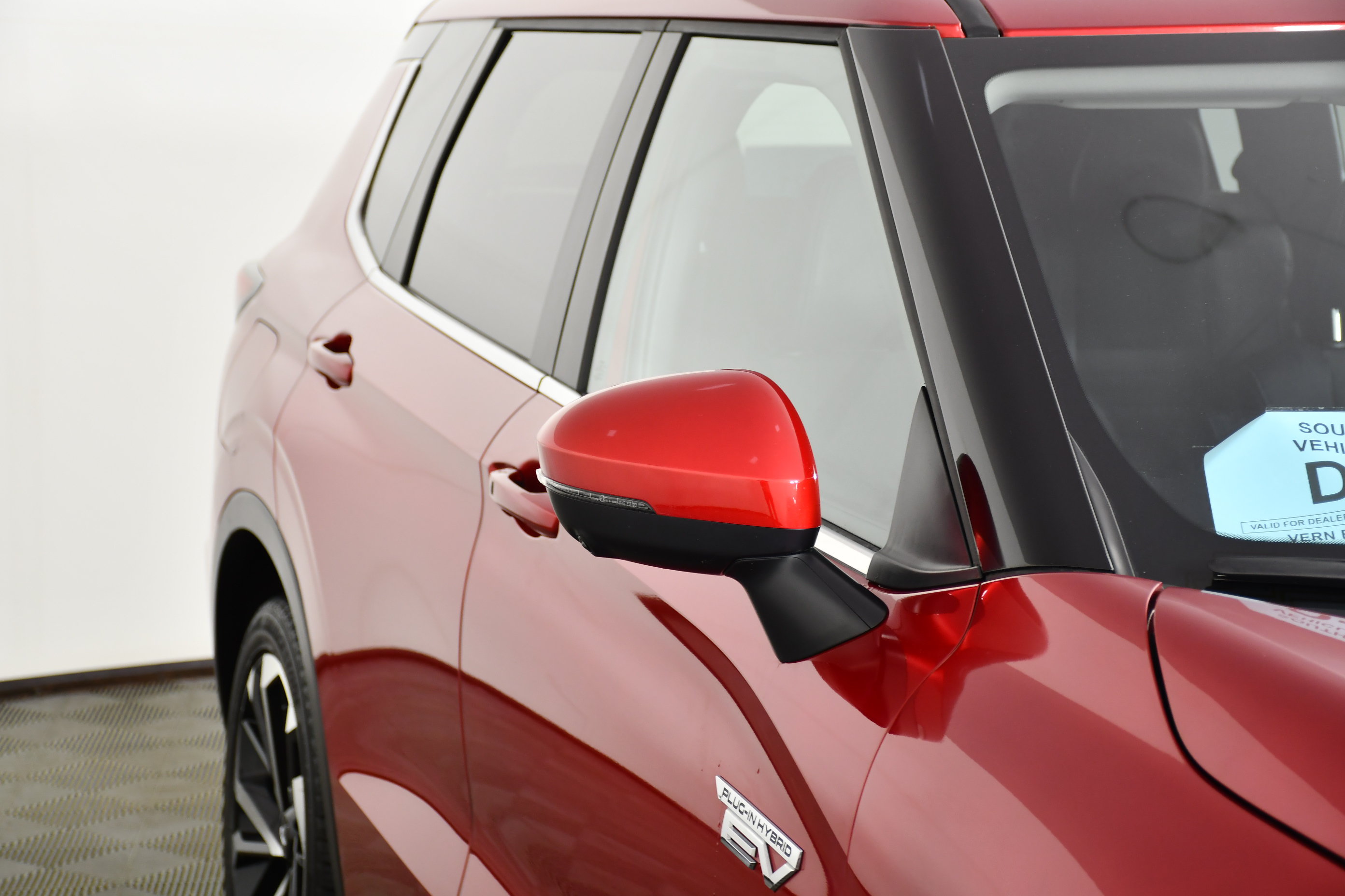 Used 2025 Mitsubishi Outlander SE AWD/4WD image 14