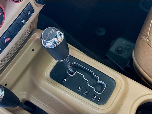 Used 2017 Jeep Wrangler Unlimited Rubicon w/ Dual Top Group image 19