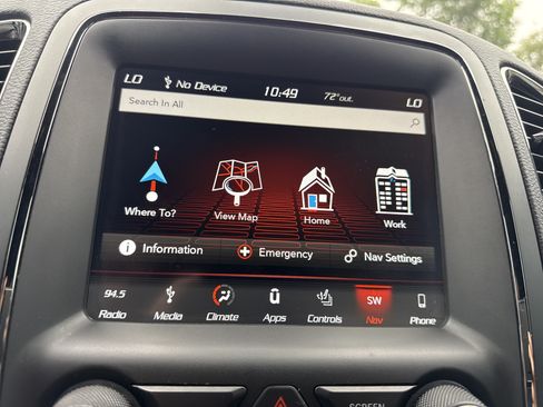 Used 2018 Dodge Durango SRT w/ Technology Group AWD/4WD image 3