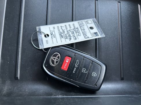 Used 2024 Toyota Tundra Limited image 35