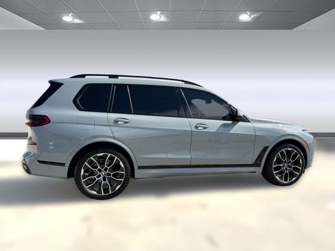 Used 2025 BMW X7 xDrive40i w/ M Sport Package image 8