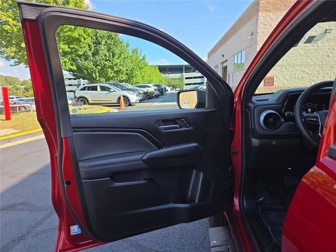 Used 2023 Chevrolet Colorado LT w/ LT Convenience Package image 11