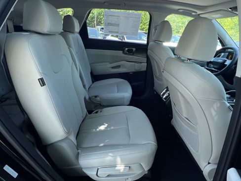 New 2026 Kia Sorento EX AWD/4WD image 32