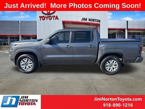Used 2022 Nissan Frontier SV image 4