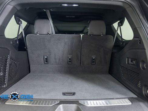 Used 2023 Chevrolet Suburban Premier AWD/4WD image 33
