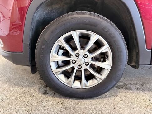 Used 2021 Jeep Cherokee Latitude Lux AWD/4WD image 23