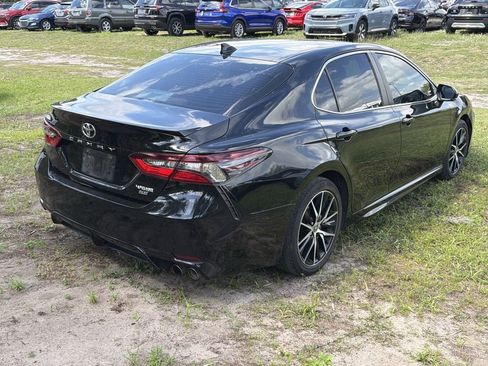 Used 2022 Toyota Camry SE image 4