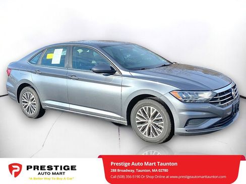 Used 2019 Volkswagen Jetta SE w/ Cold Weather Package image 1