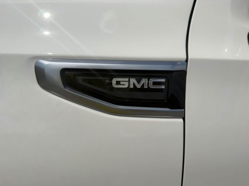 Used 2022 GMC Yukon XL Denali AWD/4WD image 16