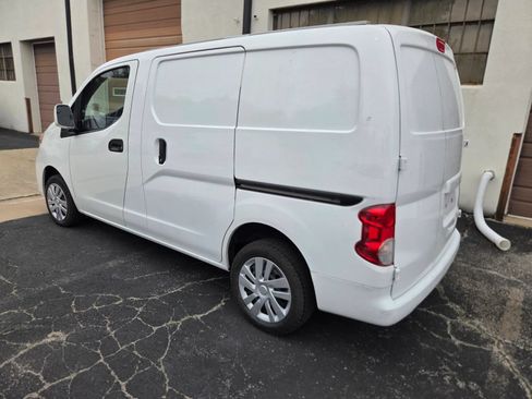 Used 2019 Nissan NV200 SV w/ Navigation Package FWD image 2