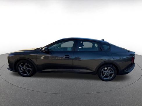 Used 2025 Kia K4 LXS image 8