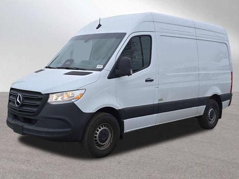Used 2025 Mercedes-Benz Sprinter 2500 image 7