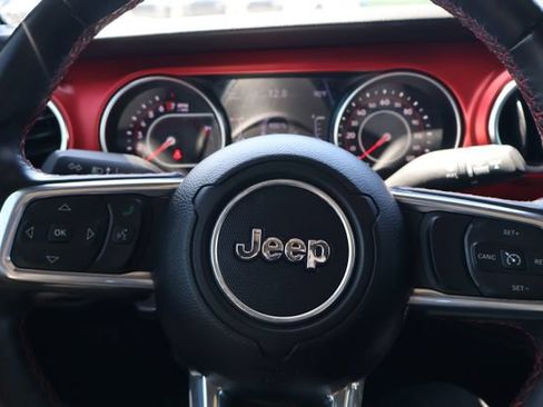Used 2022 Jeep Gladiator Rubicon w/ Trailer Tow Package AWD/4WD image 14