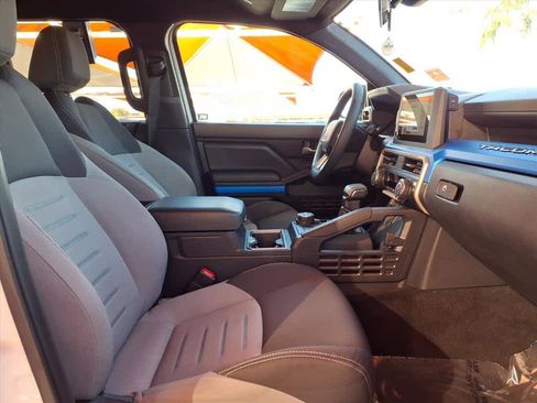 Certified 2025 Toyota Tacoma TRD Off-Road image 23