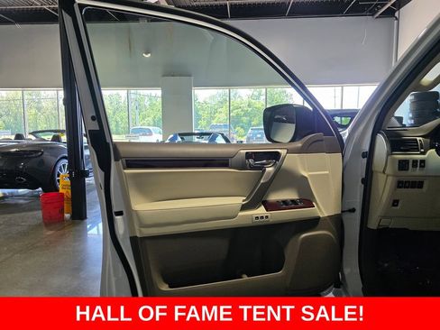 Used 2016 Lexus GX 460 w/ Premium Package AWD/4WD image 14