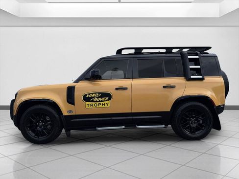 Used 2022 Land Rover Defender 110 X-Dynamic SE AWD/4WD image 2