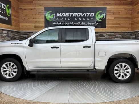 Used 2022 Chevrolet Silverado 1500 Custom w/ LPO, Dark Essentials Package AWD/4WD image 4