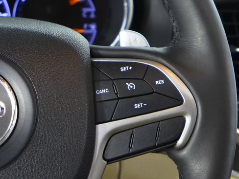 Used 2018 Jeep Grand Cherokee Limited AWD/4WD image 29