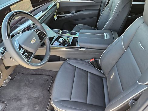 New 2026 Cadillac Escalade ESV Sport w/ Touring Package image 15