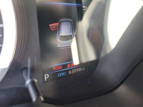 Used 2022 Toyota Corolla Cross LE image 32