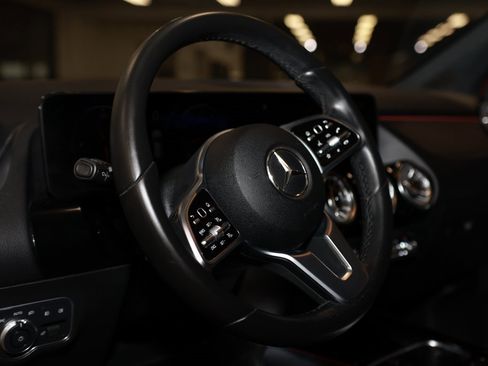 Used 2022 Mercedes-Benz GLA 250 4MATIC image 24