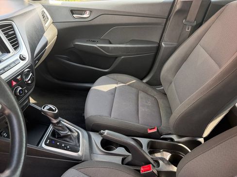 Used 2021 Hyundai Accent SE FWD image 12