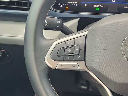 Used 2024 Volkswagen Taos SE image 26