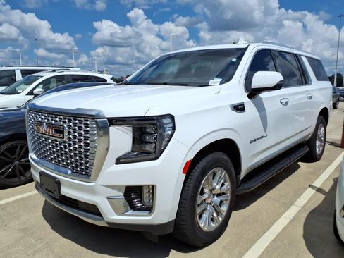 Used 2022 GMC Yukon XL Denali RWD image 4