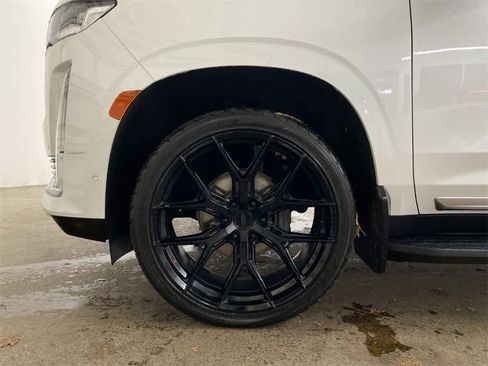 Used 2021 Cadillac Escalade ESV Premium Luxury image 12