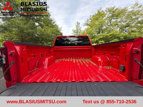 Used 2024 Chevrolet Silverado 1500 LT AWD/4WD image 38