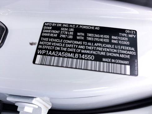 Used 2021 Porsche Macan AWD/4WD image 41