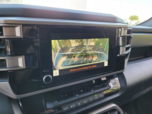 Used 2025 Toyota Tundra SR5 AWD/4WD image 18
